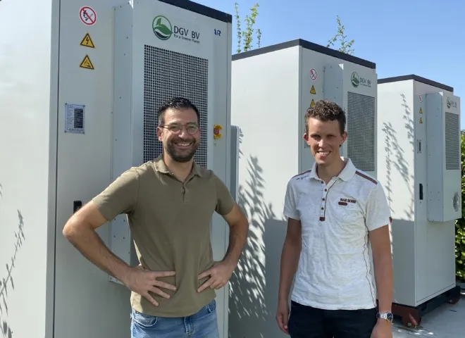 Delmeco Green Vision employees at battery storage