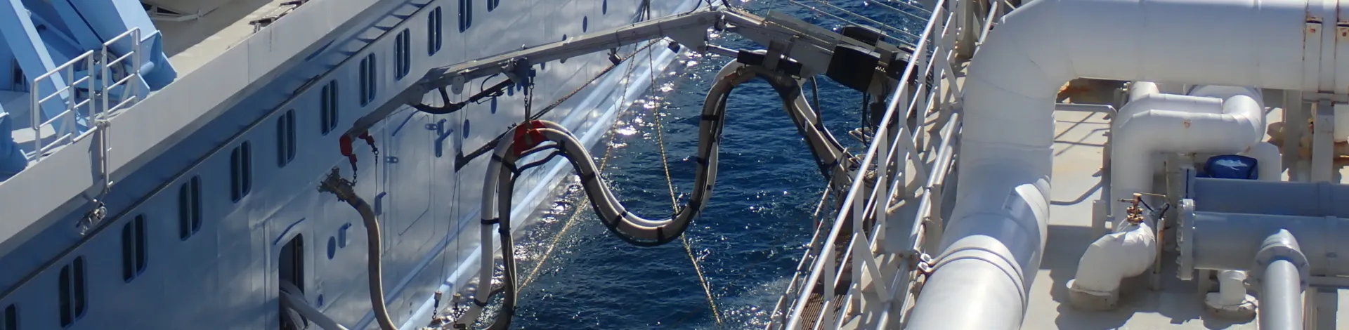 LNG verlading op schip in ruststand gebouwd door Delmeco Projecten in Goes